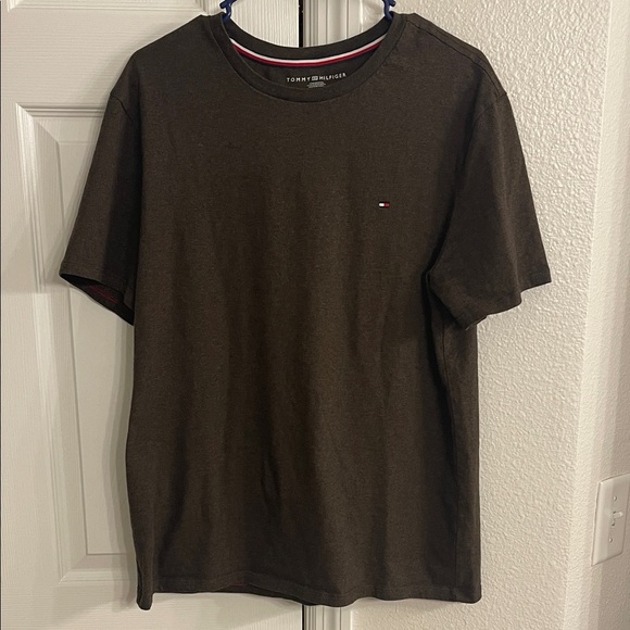 Tommy Hilfiger Men's Dark Brown Tee - Picture 1 of 3